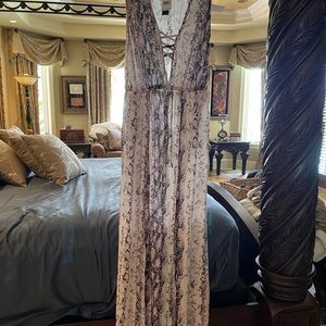 BCBGMAXAZARIA SUNDRESS OR POOL COVER UP